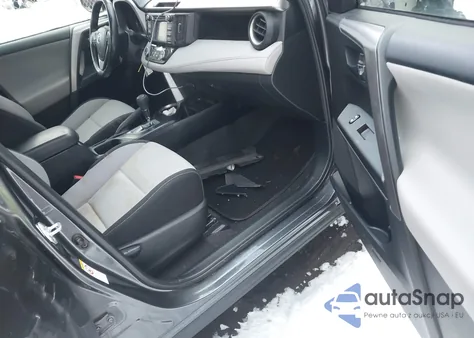 2017 Toyota Rav4 Xle из США, поврежденный, VIN JTMRFREV6HD210363